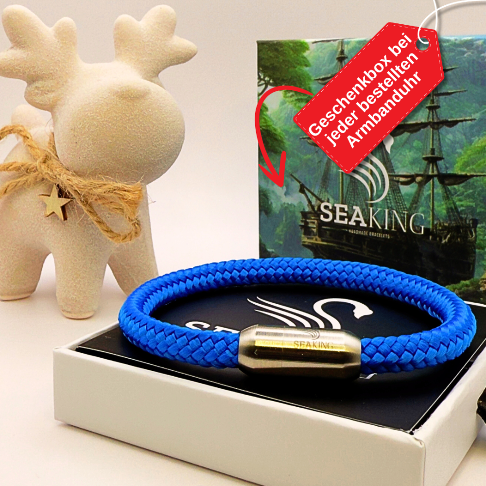 Armband SeaKing XMAS Edition – maritimes Armband in kräftigem Blau mit Edelstahl-Magnetverschluss, festlich verpackt in Geschenkbox