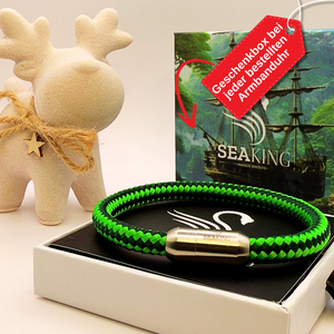 Armband SeaKing XMAS Edition – leuchtend grünes maritimes Armband mit Edelstahl-Magnetverschluss in weihnachtlicher Geschenkverpackung, ideal als stilvolles Männergeschenk