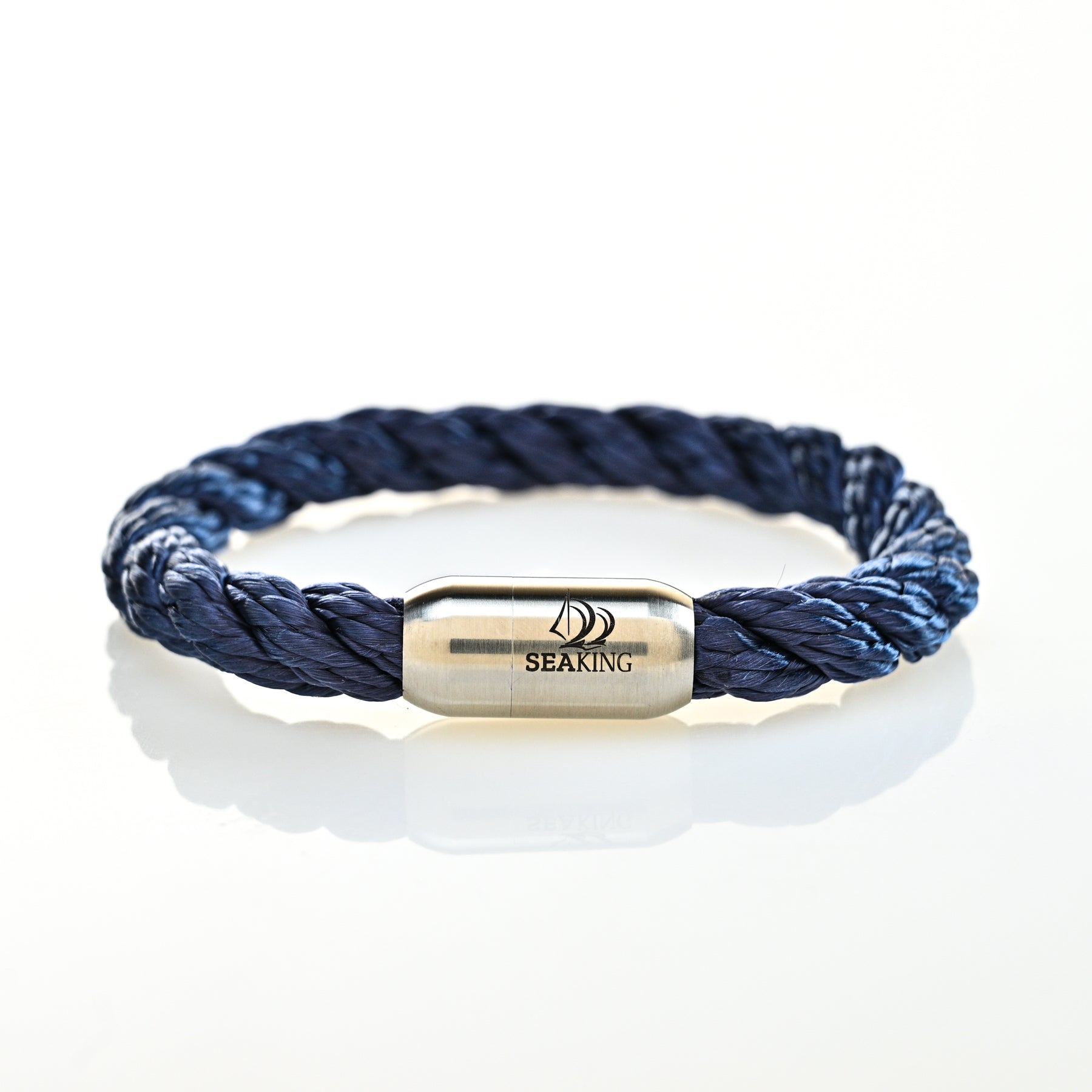 Armband SeaKing Storm Coast aus echtem Segeltau mit Magnetverschluss, handgefertigt in Deutschland
