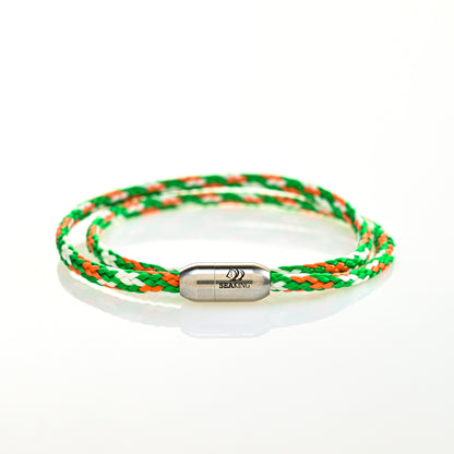 etailaufnahme: TRAUNSEE Ultralight Armband mit farbenfrohem Muster – robust & stilvoll.